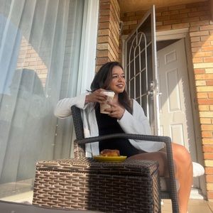 Meet your Posher, Cynthia